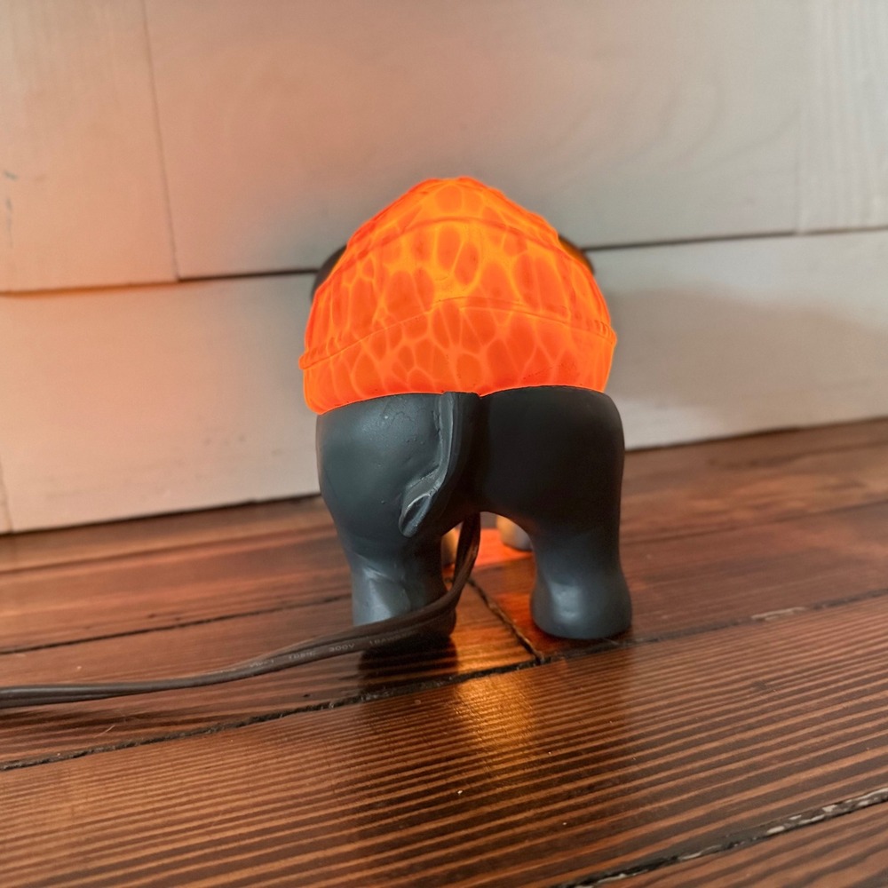 VTG Elephant Accent Lamp Grey Amber Slag Glass Trunk Up Cheyenne Night Light - Picture 8 of 12